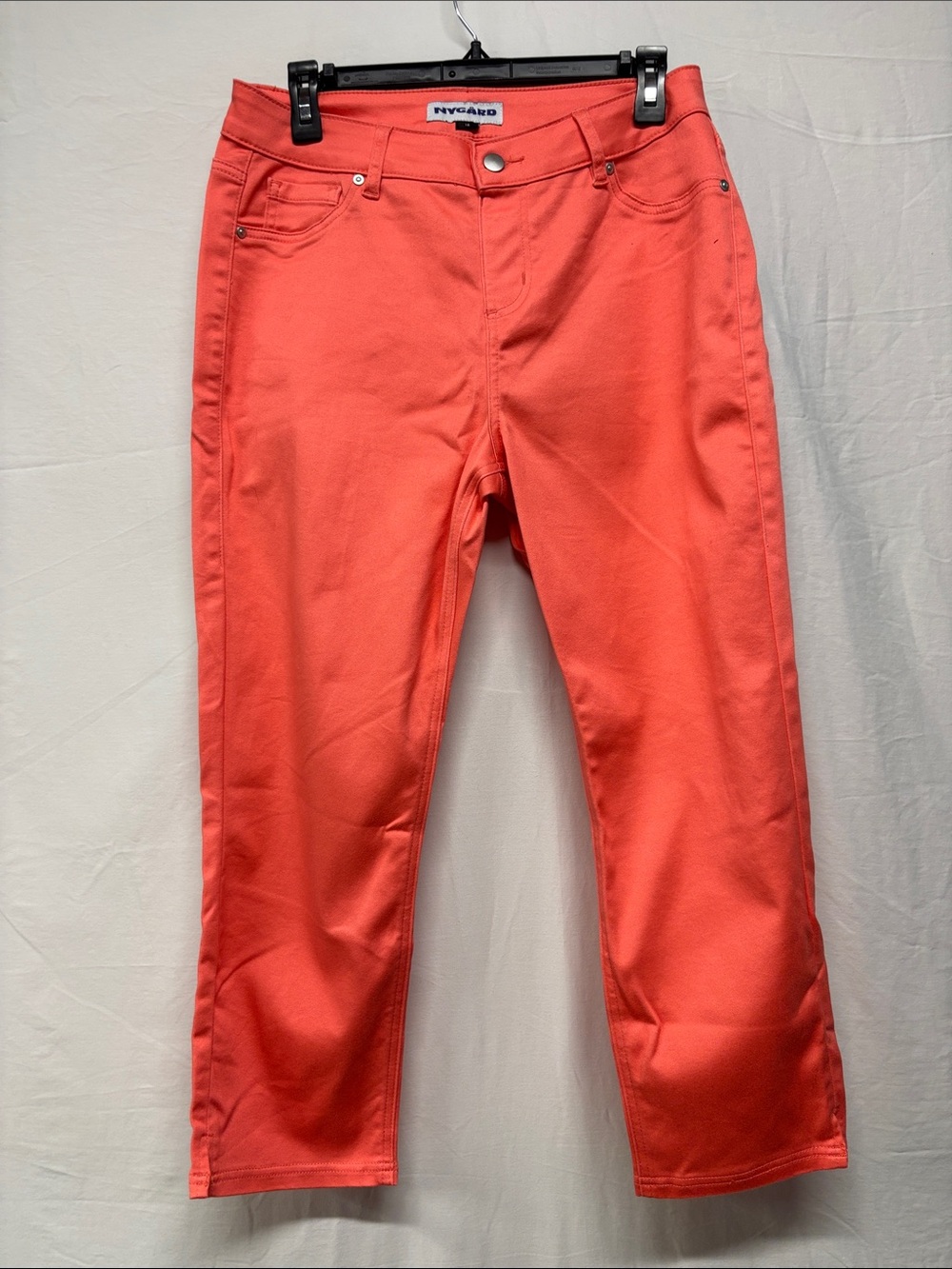 Peter Nygard Coral Capris